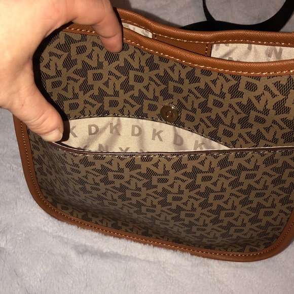 NWT DKNY Crossbody Purse - Picture 6 of 14